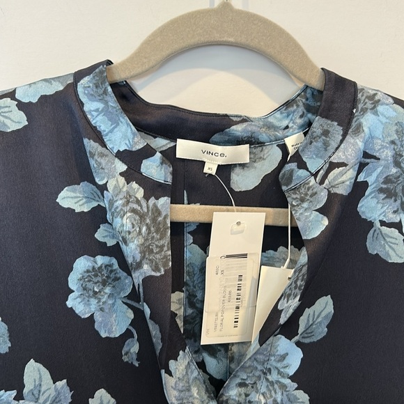 Vince Tapestry Floral Silk Popover Top Blue Black - Picture 11 of 13
